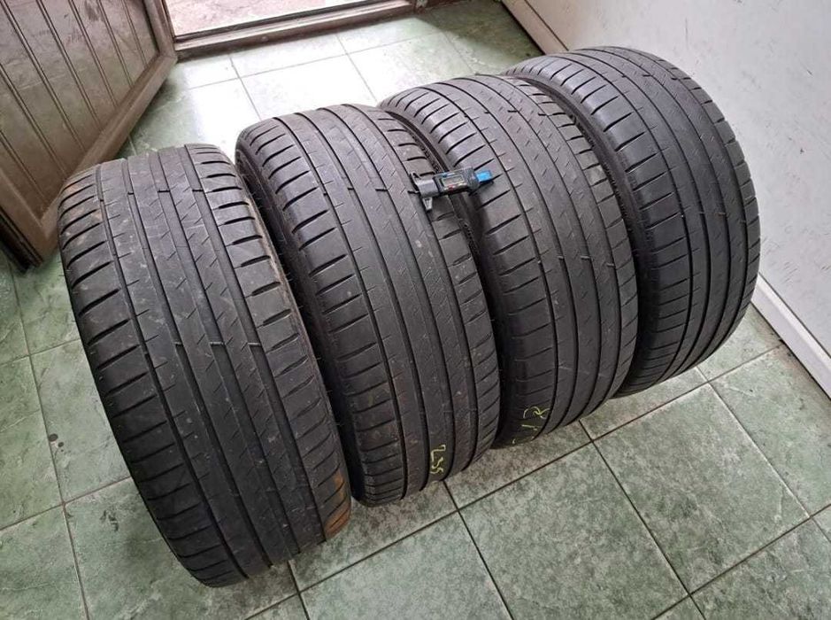 * 4 anvelope 235/45 R18 Michelin