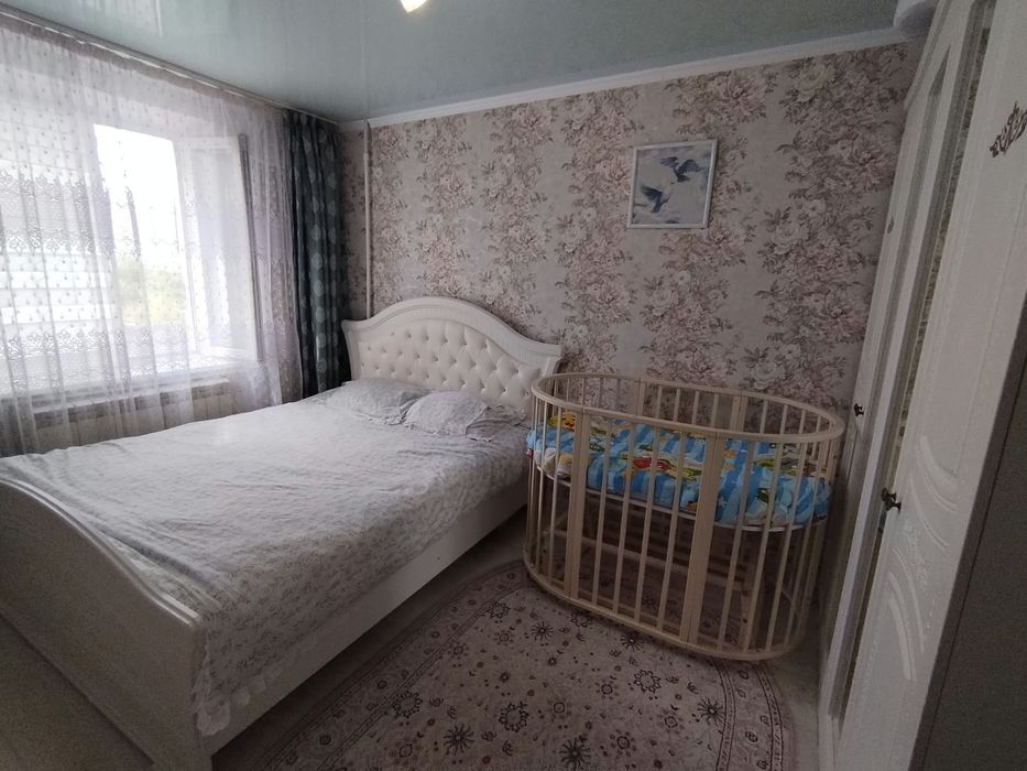 Продаю 4 комнатную квартиру