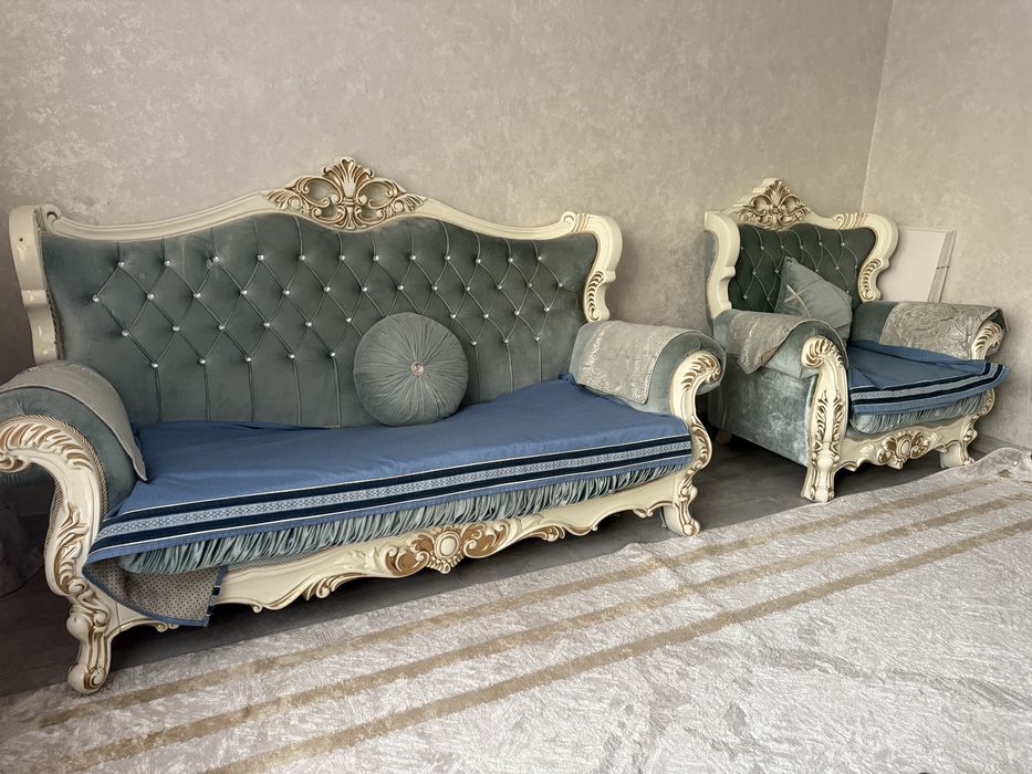 Королевский диван