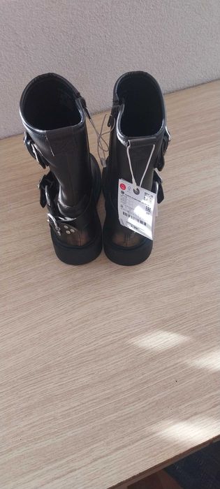 Детски  боти на ЗАРА