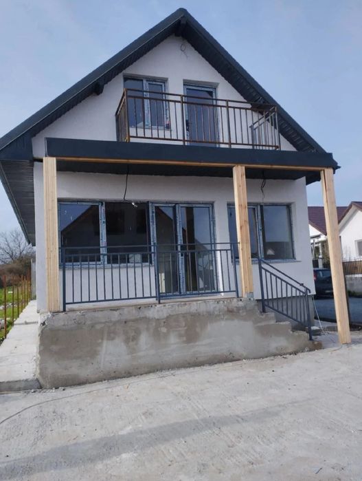 Casa de vânzare în lumina