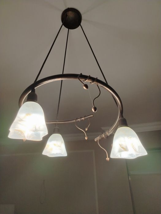 Люстра б/у продаю