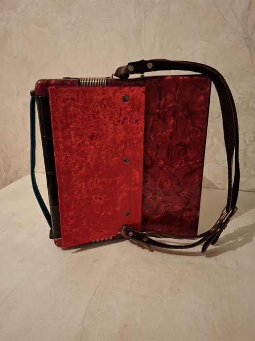 Продаётся аккордеон волтмейстер каприз