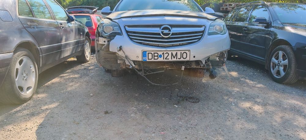 Vând Opel Insignia 2014 2.0 avariat