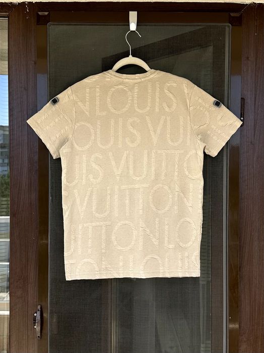 Мъжка тениска Louis Vuitton - размер М, Отлично състояние
