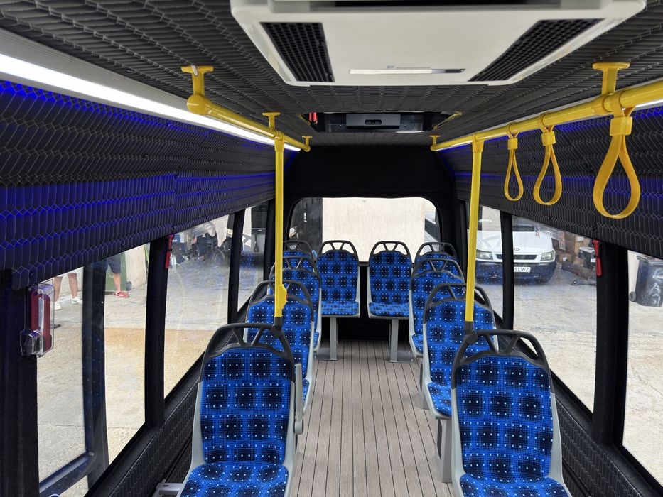 Ford E-Transit 10+4+1