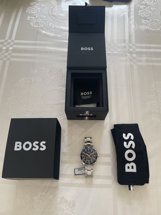 BOSS новые мужские часы