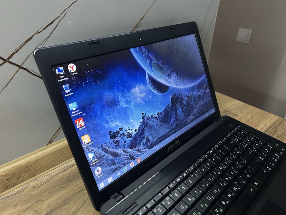 Ноутбук Asus в хорошем состоянии