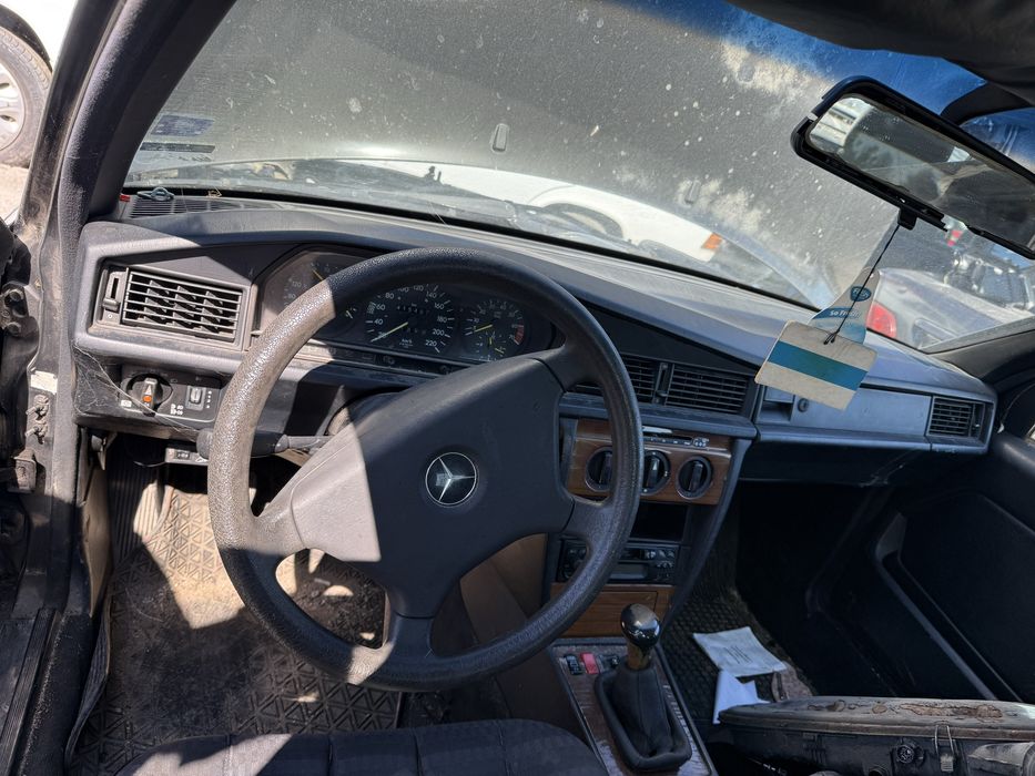 Мерцедес Бенз w201 / Mercedes Benz 190Е 1.8 109кс на части