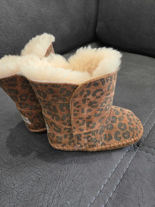 Бебешки ботушки UGG