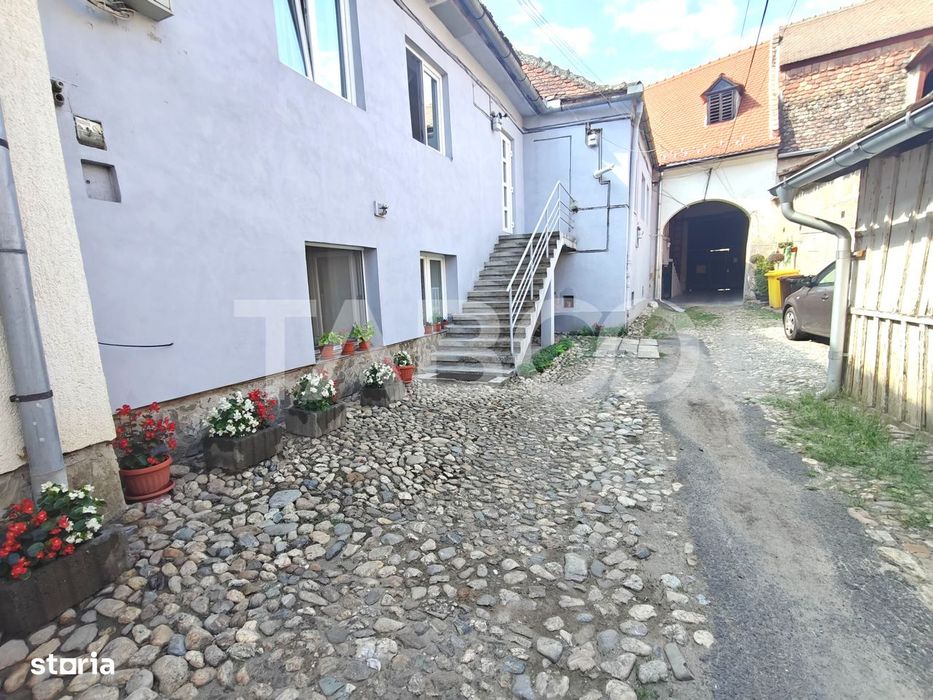 Apartament la casa 3 camere 70 mpu utili in apropiere de Piata Cibin