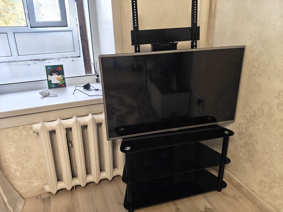 Продаю стойку и телевизор