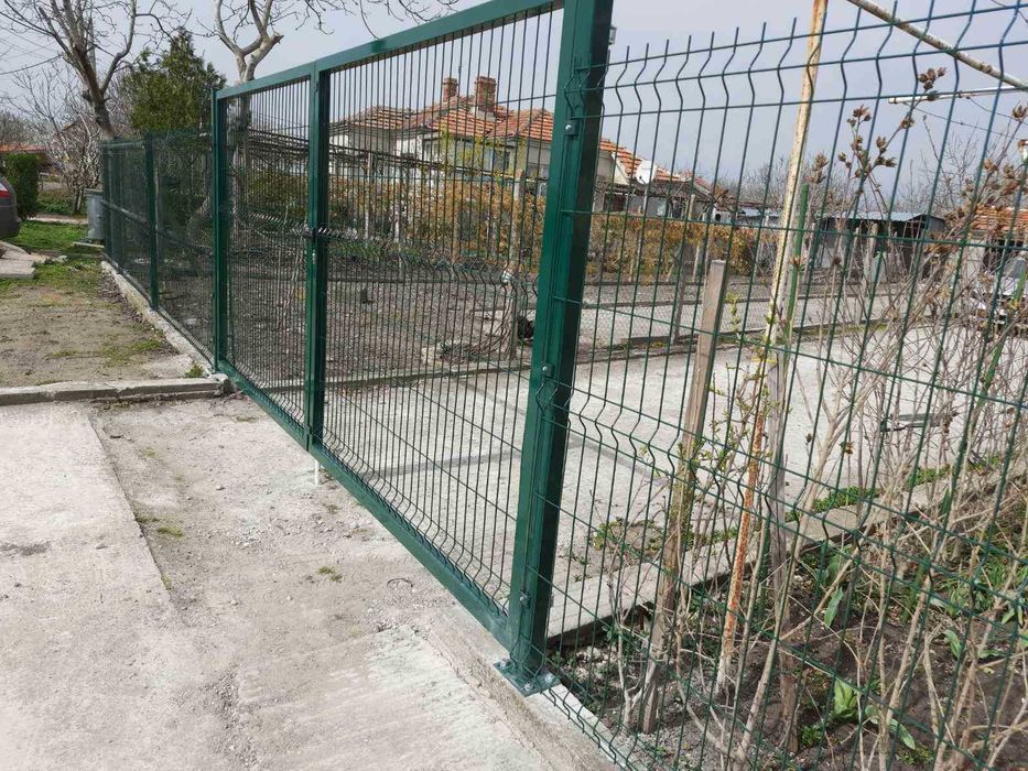 Циментови колове и огради