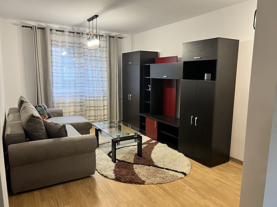 Inchiriez apartament 3 camere, zona Lipovei