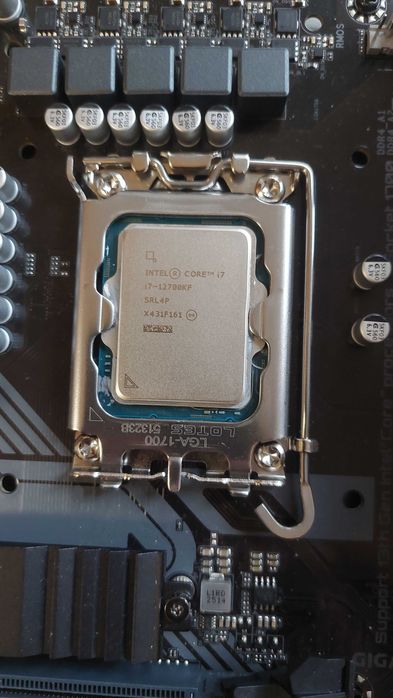 Kit I7 12700KF B760 32GB DDR4 la 3733 MHz