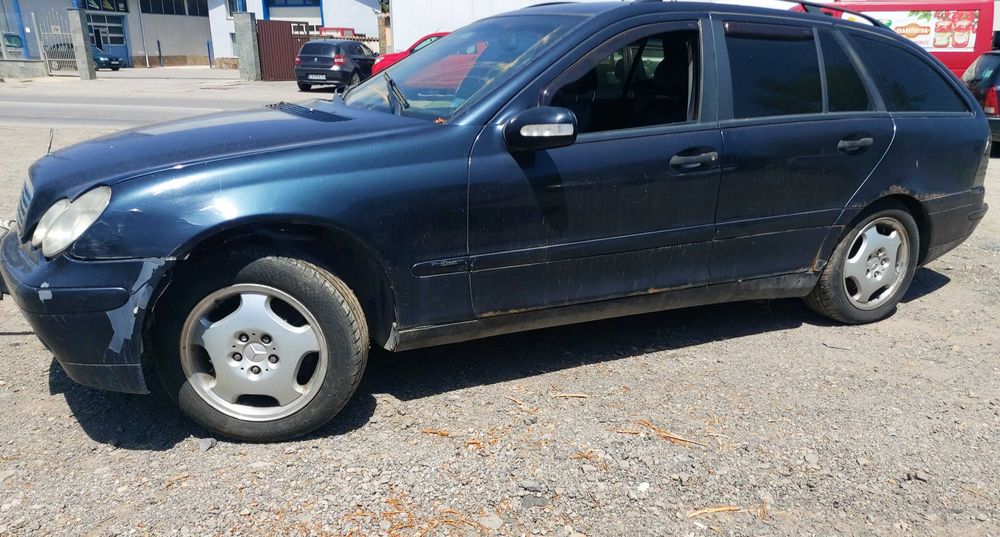 На Части W203 Мерцедес C220 Mercedes