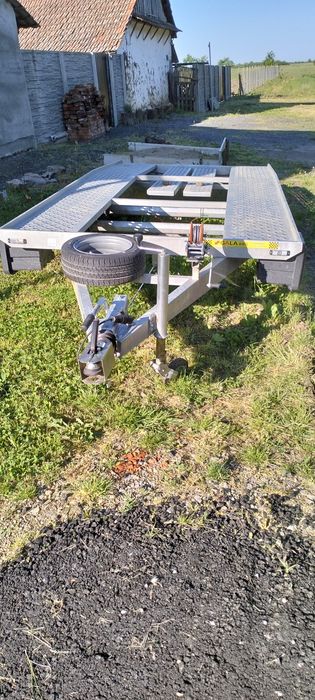 Auto platforma 2400kg