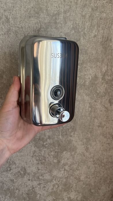 Диспенсер для жидкого мыла