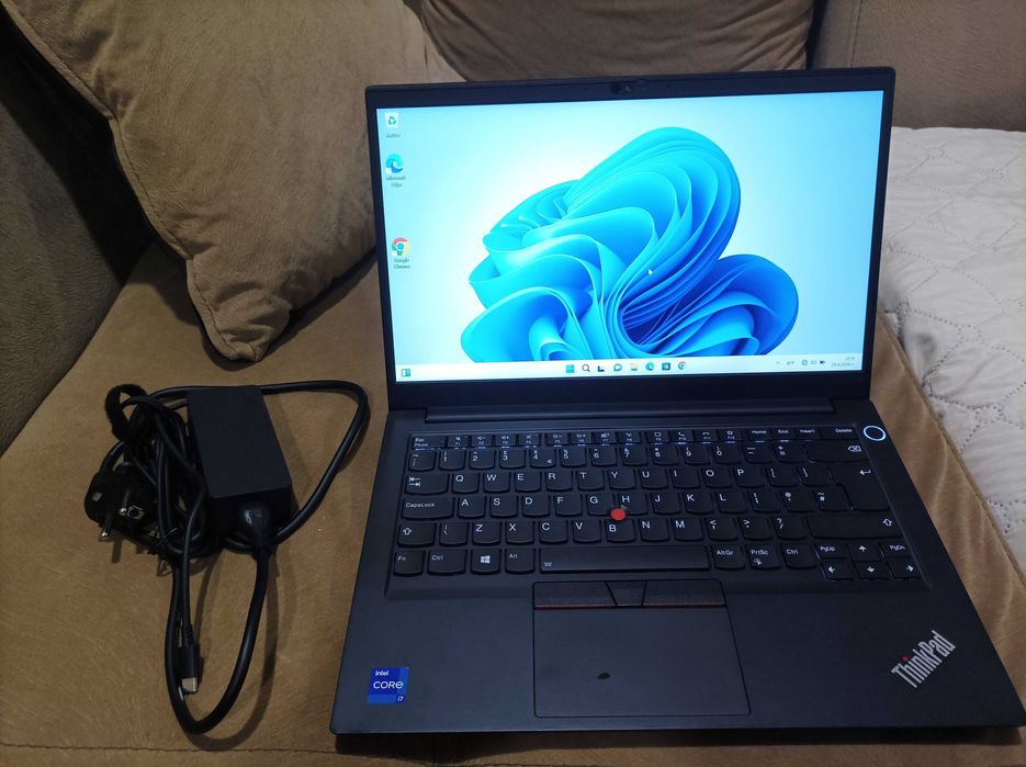 Лаптоп Lenovo Thinkpad E14 gen 2,i7, 8Gb ram,512 ss, windows 11 pro