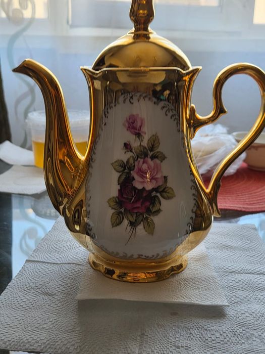 Два различных сервиса.