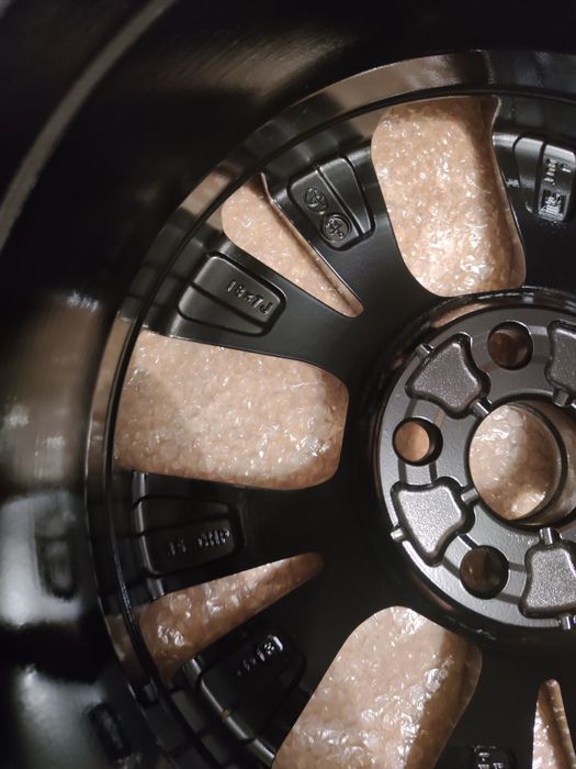 Продам комплект легкосплавных дисков.