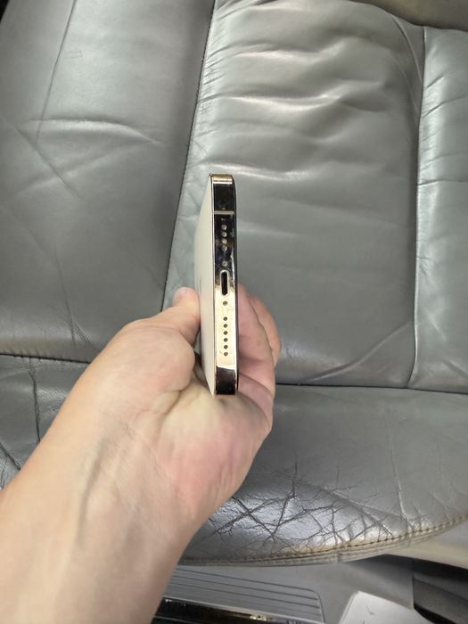 Продам Iphone 13pro max