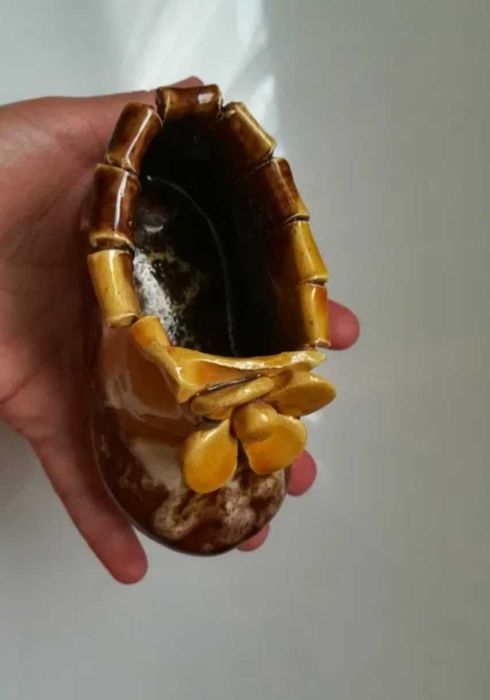 Vaza  papucel mic decor camera bebe, ceramic veche