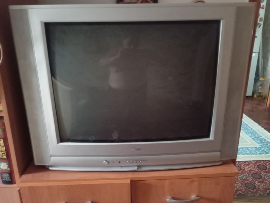 Продам телевизор