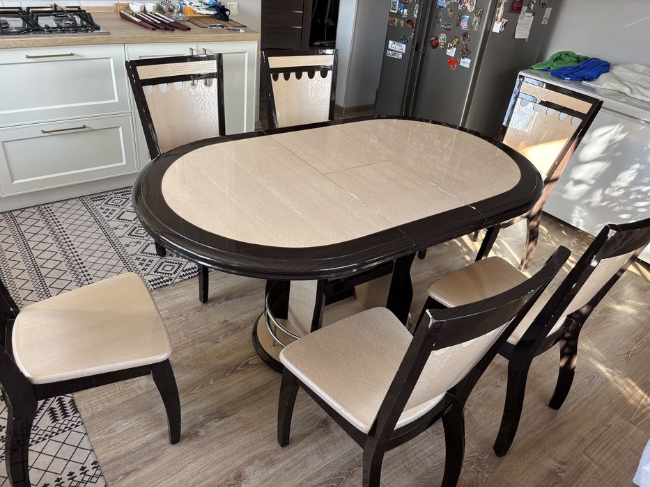 Продам стол и 6 стульев