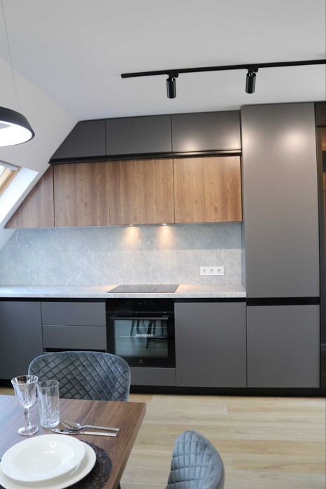 Дава се под наем Многостаен апартамент в Пловдив, Център - 200 кв.м за 1500 € - Снимка #3