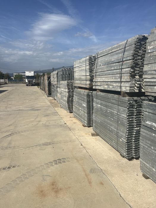 Поцинковани пътеки за фасадно скеле