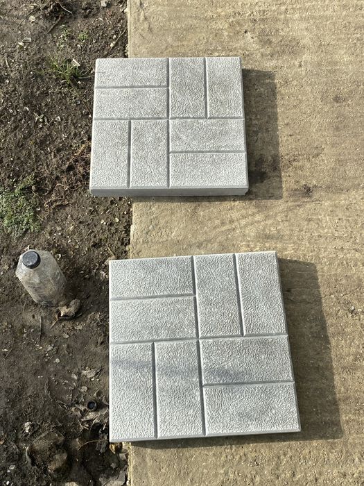 Vand dale de beton 25 lei bucata.Detin mai multe bucati!