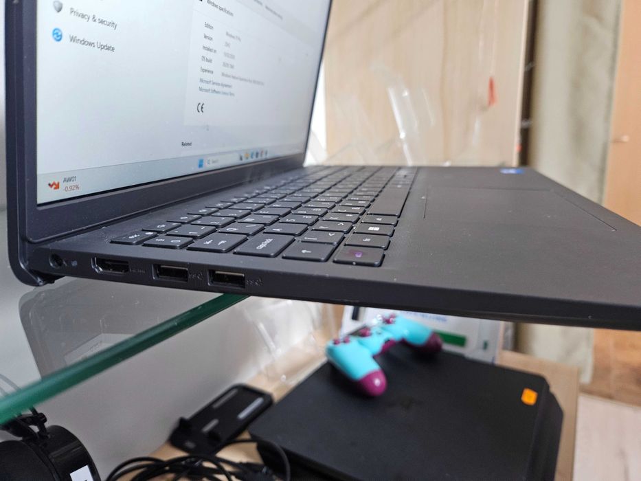 Magazin Laptop Dell Vostro 15 15 3000 3510 i3 si i5 gen11 15 8GB 240GB