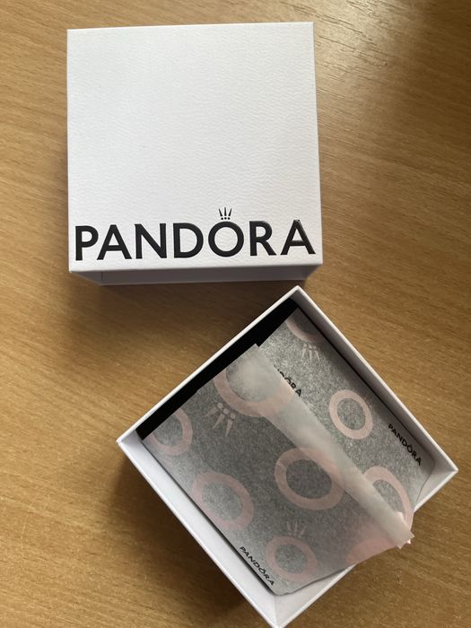 Торбички и кутийки за гривни Pandora