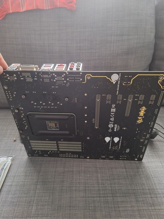 Placa de baza MSI B450, Hard SSD, RAM, procesor