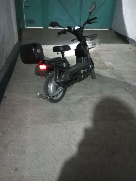 Продам электро скутер торг.