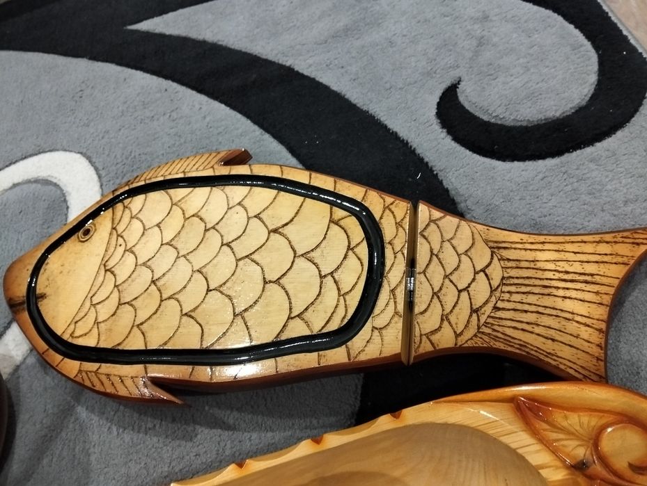 Комплект новой деревянной посуды.