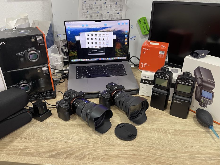 Vând echipament foto Sony – Sony A7 III, Sigma și Sony FE