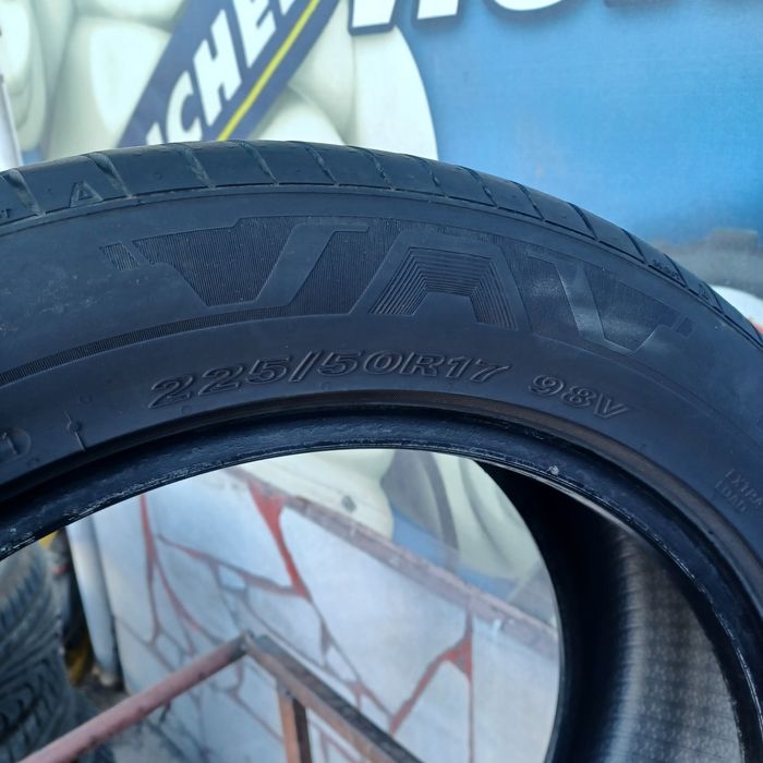 225 50 17 Nexen 2бр летни дот 4321