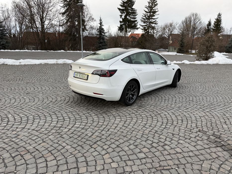 Tesla model 3 standard range+ 2019