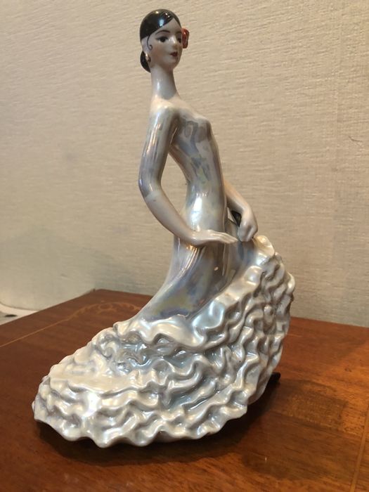 Cтатуэтка Танцовщица.