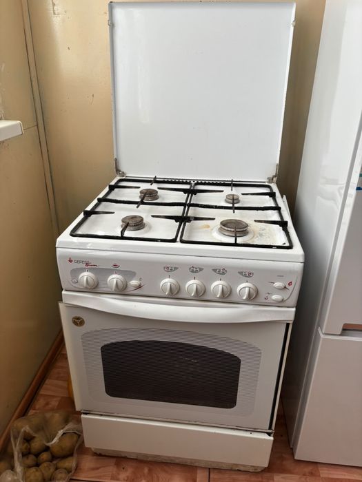 Продам газовую плиту