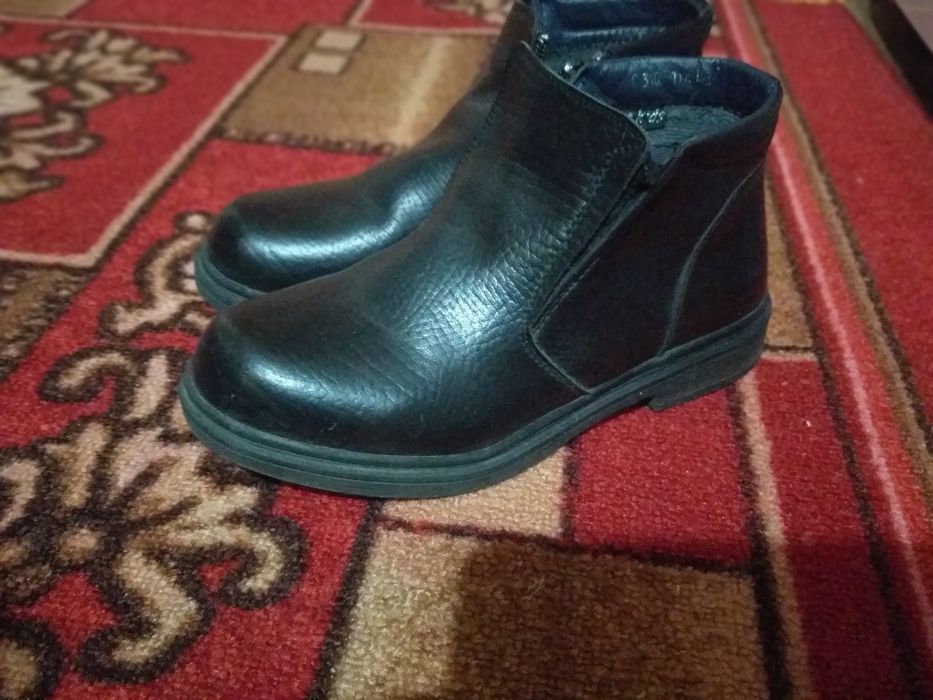 Продам обувь весенний  на мальчика