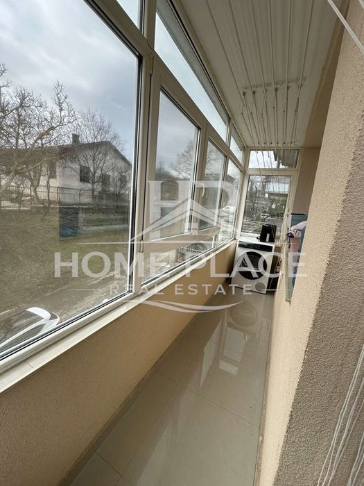 Къща на два етажа с веранда и лятна кухня в кв.Аспарухово.