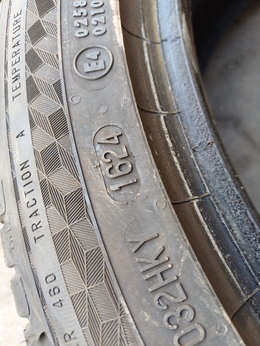 Гуми 215/45/17 Континентал