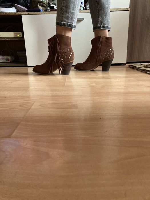 Боти естествен велур