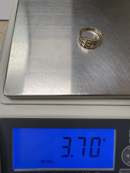 Продам золотое кольцо