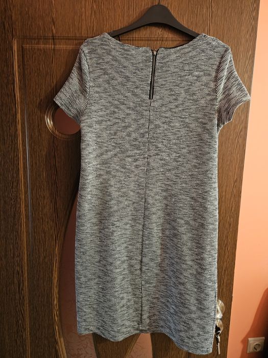 Елегантна рокля на Esprit