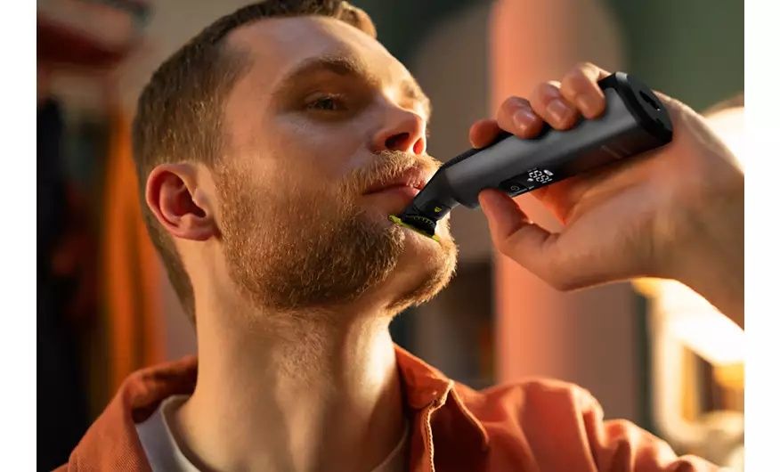 Электрическая бритва/триммер Philips One Blade Pro 360. QP6652/35