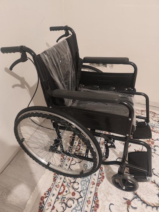 Продам инвалидную коляску